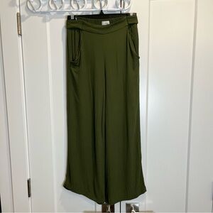 WILFRED Olive Green Wide-Leg Pants (Aritzia) - FREE SHIPPING on Bundles $85+